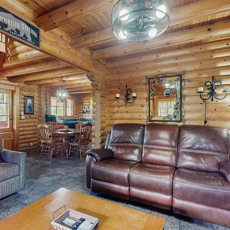 Pine Cone Cabin Гетлинбург Екстериор снимка