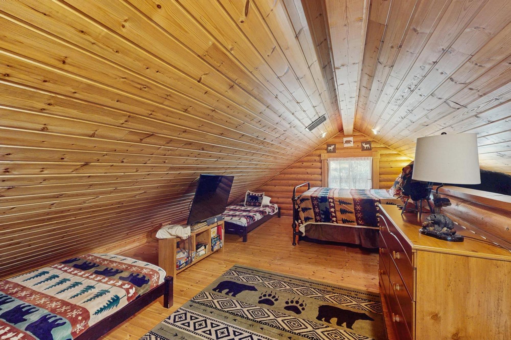 Pine Cone Cabin Гетлинбург Екстериор снимка