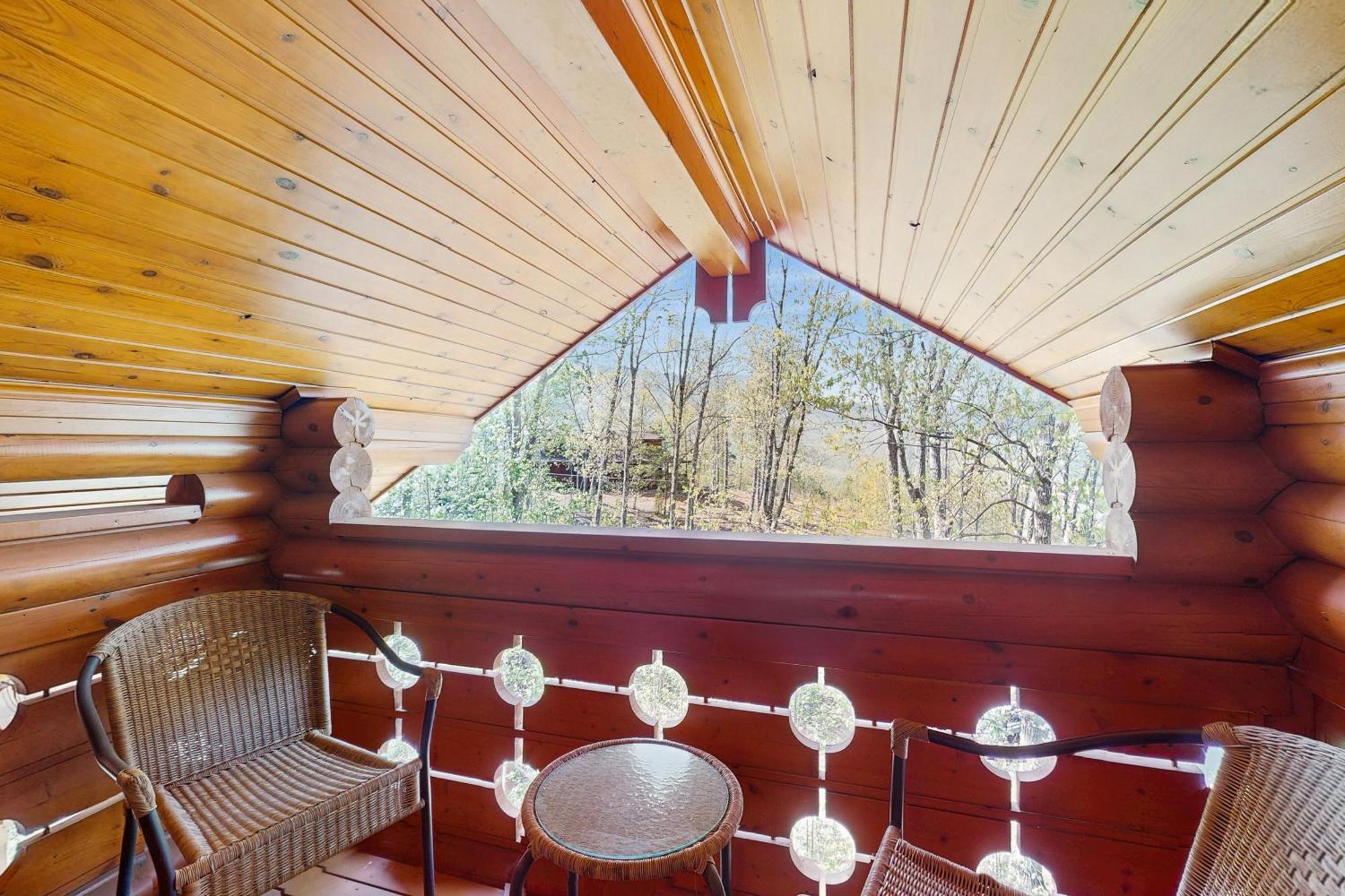 Pine Cone Cabin Гетлинбург Екстериор снимка
