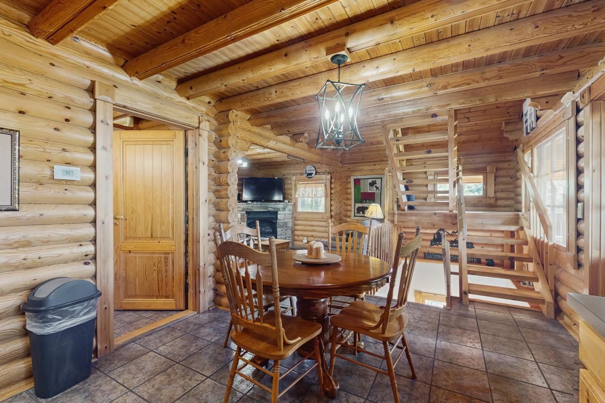 Pine Cone Cabin Гетлинбург Екстериор снимка