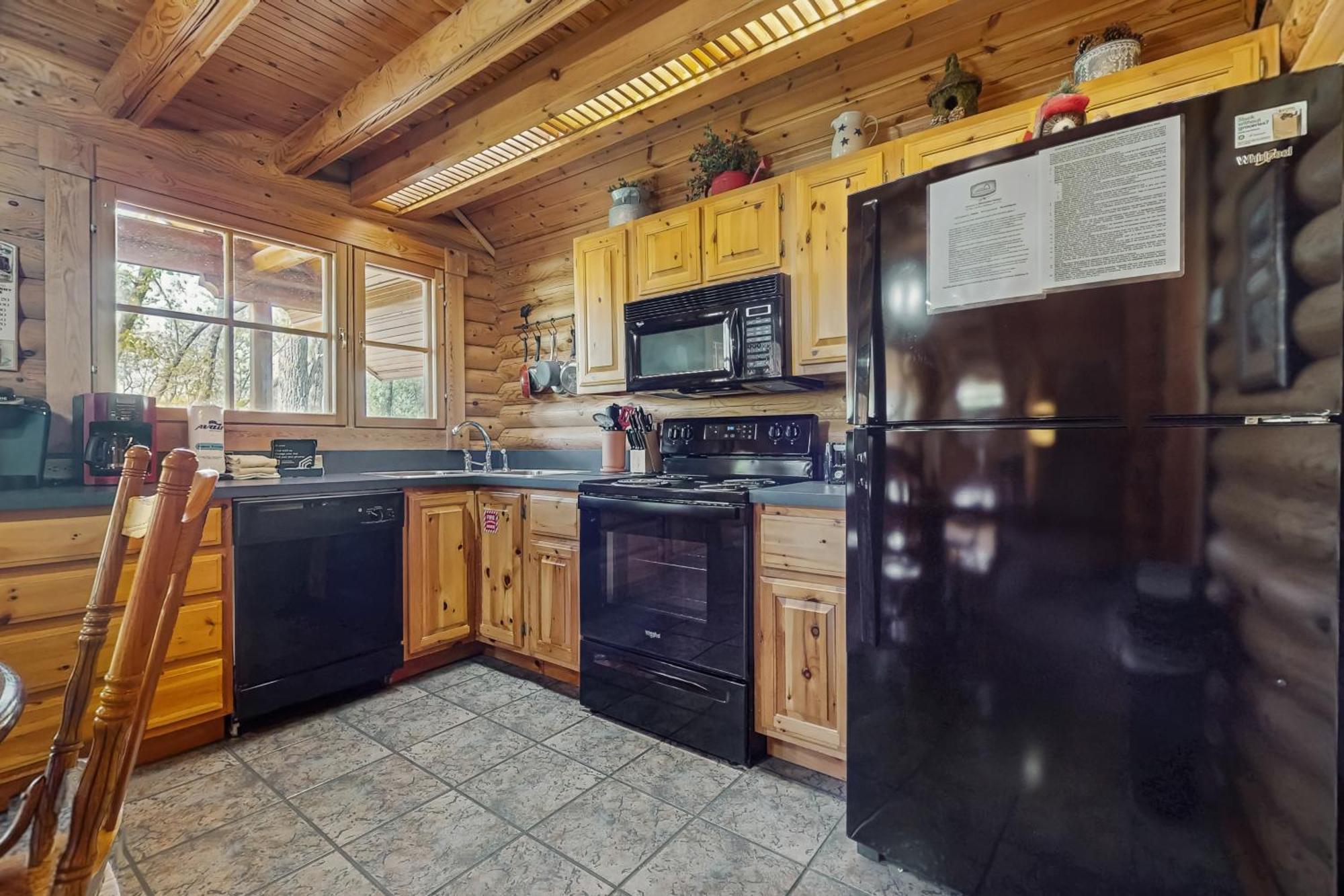 Pine Cone Cabin Гетлинбург Екстериор снимка