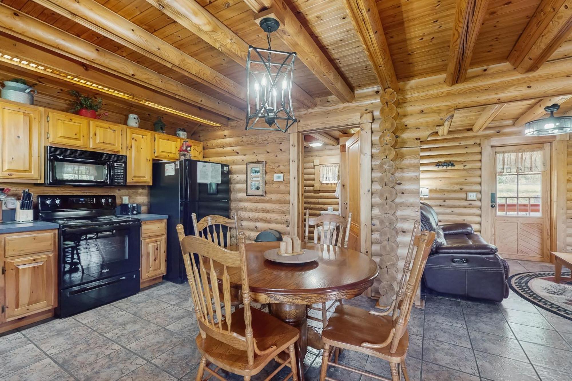 Pine Cone Cabin Гетлинбург Екстериор снимка
